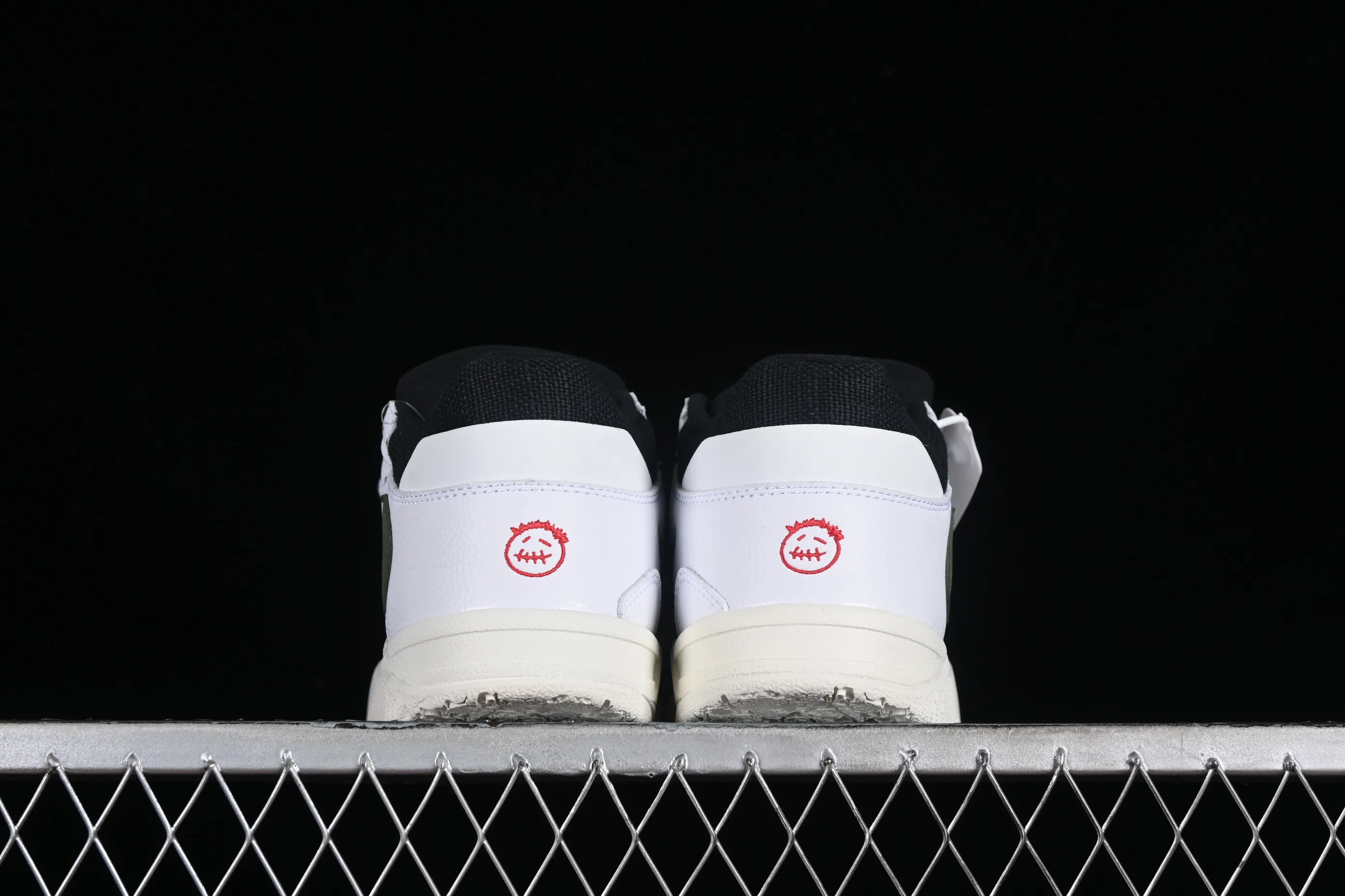 All categories Air Jordan Jordan series basketball shoes Air Jordan 1 Low F version Travis Scott x Jordan Cut The Check AJ1 Joe 1 hook and loop fashion basketball shoes FZ8117-100